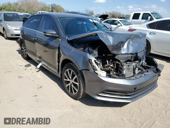 ✅ 2018 Volkswagen Jetta SE • VIN: 3VWDB7AJ0JM263631 • Lot: 41781383. Listed on Copart with 58,658 mi. Free auction sales archive from the USA and detailed vehicle history report at DreamBid. Image 4.