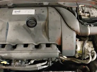 ✅ 2012 Volvo XC60 3.0L • VIN: YV4902DZ2C2316033 • Lot: 41749480. Listed on IAAI with 165,964 mi. Free auction sales archive from the USA and detailed vehicle history report at DreamBid. Image 19.