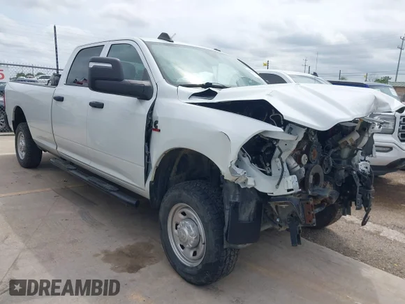 ✅ 2024 Ram 2500 Tradesman • VIN: 3C6UR5HLXRG139877 • Лот: 42110078. Опубліковано раніше на IAAI з пробігом 53 839 миль. Безкоштовний доступ до архіву аукціонних продажів зі США та докладний звіт про історію автомобіля на DreamBid. Зображення 1.