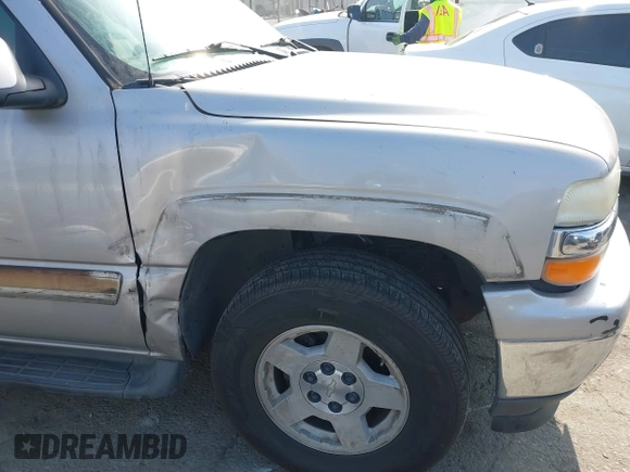 ✅ 2005 Chevrolet Suburban Z71 • VIN: 3GNFK16Z55G203847 • Lot: 42987689. Wystawiony na IAAI z przebiegiem 161 402 mil. Bezpłatny archiwum sprzedaży aukcyjnych z USA i szczegółowy raport historii pojazdu na DreamBid. Zdjęcie 6.