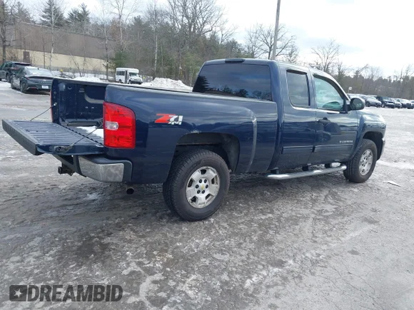 ✅ 2011 Chevrolet Silverado 1500 LT • VIN: 1GCRKSE39BZ440958 • Lot: 44054413. Wystawiony na IAAI z przebiegiem 76 203 mil. Bezpłatny archiwum sprzedaży aukcyjnych z USA i szczegółowy raport historii pojazdu na DreamBid. Zdjęcie 4.