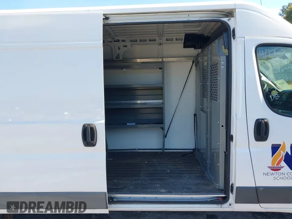 ✅ 2018 Ram ProMaster Cargo • VIN: 3C6TRVDG4JE144383 • Lot: 43603883. Listed on IAAI with 78,621 mi. Free auction sales archive from the USA and detailed vehicle history report at DreamBid. Image 8.