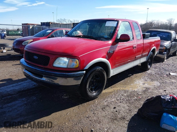 ✅ 1997 Ford F-150 • VIN: 1FTDX1762VND31475 • Lot: 44174347. Wystawiony na IAAI z przebiegiem 244 740 mil. Bezpłatny archiwum sprzedaży aukcyjnych z USA i szczegółowy raport historii pojazdu na DreamBid. Zdjęcie 2.