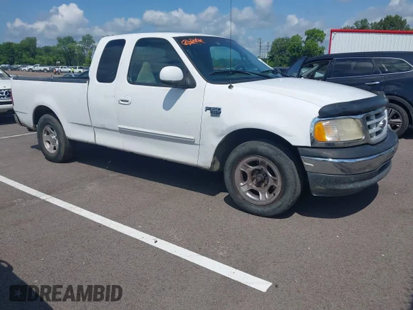 ✅ 2000 Ford F-150 XL • VIN: 1FTRX17W1YKB22501 • Lot: 45473562. Wystawiony na IAAI z przebiegiem 183 142 mil. Bezpłatny archiwum sprzedaży aukcyjnych z USA i szczegółowy raport historii pojazdu na DreamBid. Zdjęcie 1.