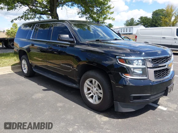 ✅ 2017 Chevrolet Suburban LS • VIN: 1GNSKGEC3HR281577 • Lot: 45392205. Wystawiony na IAAI z przebiegiem 45 858 mil. Bezpłatny archiwum sprzedaży aukcyjnych z USA i szczegółowy raport historii pojazdu na DreamBid. Zdjęcie 1.