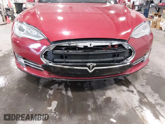 ✅ 2014 Tesla Model S P85D • VIN: 5YJSA1H2XEFP63444 • Лот: 45031430. Опубліковано раніше на IAAI з пробігом 70 471 миль. Безкоштовний доступ до архіву аукціонних продажів зі США та докладний звіт про історію автомобіля на DreamBid. Зображення 6.