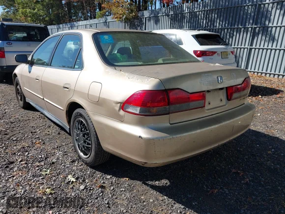 ✅ 2001 Honda Accord LX • VIN: 1HGCG65581A023247 • Lot: 43485176. Wystawiony na IAAI z przebiegiem 153 272 mil. Bezpłatny archiwum sprzedaży aukcyjnych z USA i szczegółowy raport historii pojazdu na DreamBid. Zdjęcie 3.