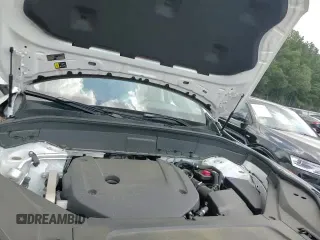 ✅ 2025 Volvo XC90 Plus • VIN: YV4062PE6S1291285 • Lot: 69631995. Wystawiony na Copart z przebiegiem 6 650 mil. Bezpłatny archiwum sprzedaży aukcyjnych z USA i szczegółowy raport historii pojazdu na DreamBid. Zdjęcie 13.