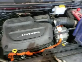 ✅ 2023 Chrysler Pacifica Hybrid Limited • VIN: 2C4RC1S73PR543227 • Lot: 84807975. Listed on Copart with 37,583 mi. Free auction sales archive from the USA and detailed vehicle history report at DreamBid. Image 14.