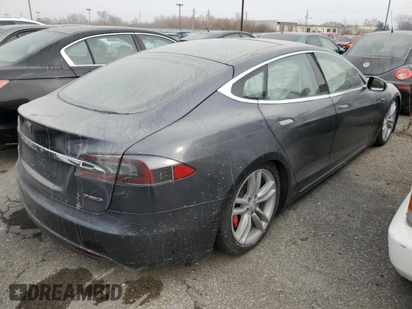 ✅ 2015 Tesla Model S 85D • VIN: 5YJSA1H24FFP79642 • Лот: 70065312. Опубликован ранее на Copart с пробегом Не указан. Бесплатный доступ к архиву аукционных продаж из США и подробный отчёт об истории автомобиля на DreamBid. Изображение 3.