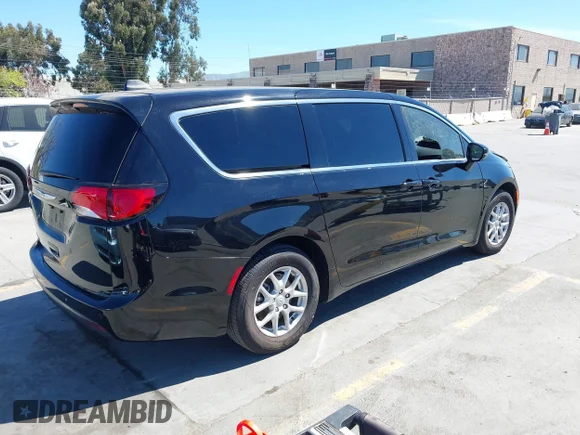 ✅ 2025 Chrysler Voyager LX • VIN: 2C4RC1CG2SR611492 • Lot: 44685296. Wystawiony na IAAI z przebiegiem 13 536 mil. Bezpłatny archiwum sprzedaży aukcyjnych z USA i szczegółowy raport historii pojazdu na DreamBid. Zdjęcie 4.