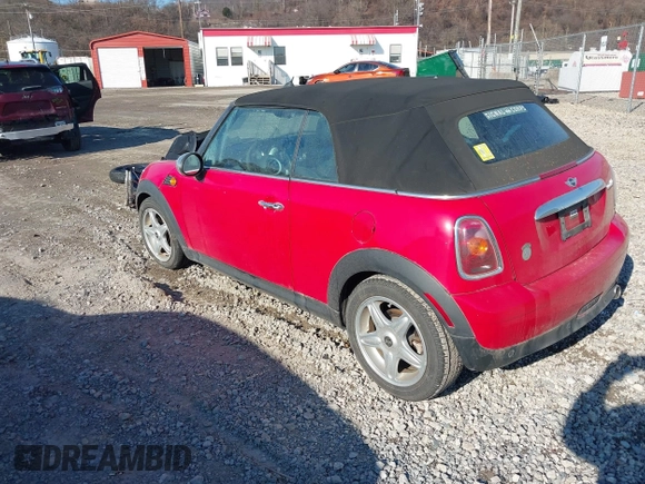 ✅ 2010 MINI Convertible • VIN: WMWMR3C59ATU97398 • Lot: 41714054. Wystawiony na IAAI z przebiegiem 12 663 mil. Bezpłatny archiwum sprzedaży aukcyjnych z USA i szczegółowy raport historii pojazdu na DreamBid. Zdjęcie 3.