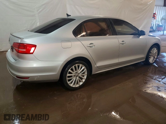 ✅ 2015 Volkswagen Jetta SE • VIN: 3VWD07AJ9FM413393 • Lot: 46288276. Wystawiony na Copart z przebiegiem 90 591 mil. Bezpłatny archiwum sprzedaży aukcyjnych z USA i szczegółowy raport historii pojazdu na DreamBid. Zdjęcie 3.