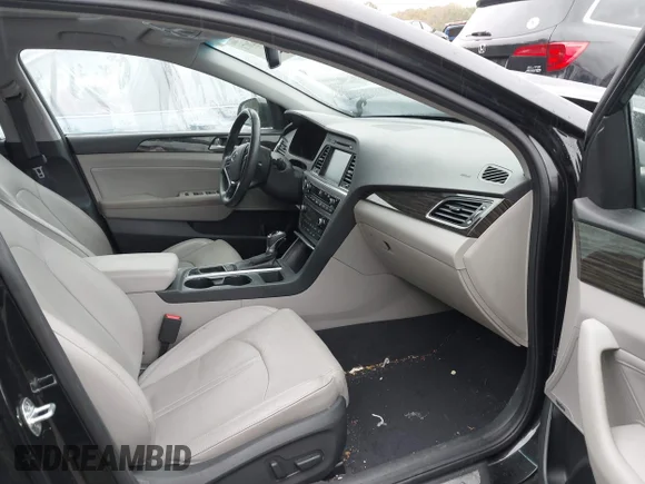 ✅ 2017 Hyundai Sonata Sport • VIN: 5NPE34AF6HH579632 • Lot: 43562071. Wystawiony na IAAI z przebiegiem 33 221 mil. Bezpłatny archiwum sprzedaży aukcyjnych z USA i szczegółowy raport historii pojazdu na DreamBid. Zdjęcie 5.
