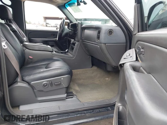 ✅ 2004 Chevrolet Silverado 2500HD LS • VIN: 1GCHK23U04F102988 • Lot: 43949054. Wystawiony na IAAI z przebiegiem Nie podano. Bezpłatny archiwum sprzedaży aukcyjnych z USA i szczegółowy raport historii pojazdu na DreamBid. Zdjęcie 5.