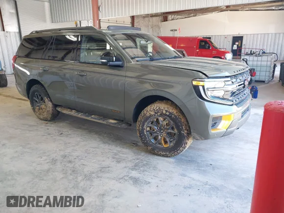 ✅ 2025 Ford Expedition Tremor • VIN: 1FMJU1RG2SEA00646 • Lot: 44619387. Wystawiony na IAAI z przebiegiem Nie podano. Bezpłatny archiwum sprzedaży aukcyjnych z USA i szczegółowy raport historii pojazdu na DreamBid. Zdjęcie 1.