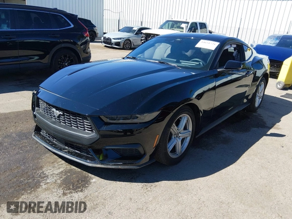 ✅ 2026 Ford Mustang EcoBoost • VIN: 1FA6P8TH8T5106571 • Lot: 44651721. Wystawiony na IAAI z przebiegiem 6 236 mil. Bezpłatny archiwum sprzedaży aukcyjnych z USA i szczegółowy raport historii pojazdu na DreamBid. Zdjęcie 2.