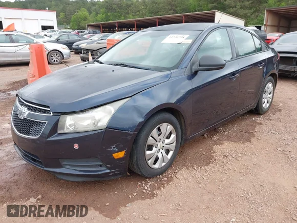✅ 2014 Chevrolet Cruze LS • VIN: 1G1PA5SH9E7414509 • Lot: 44736798. Wystawiony na IAAI z przebiegiem 179 171 mil. Bezpłatny archiwum sprzedaży aukcyjnych z USA i szczegółowy raport historii pojazdu na DreamBid. Zdjęcie 2.