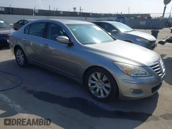 ✅ 2009 Hyundai Genesis • VIN: KMHGC46E09U022677 • Lot: 43615997. Wystawiony na IAAI z przebiegiem 202 706 mil. Bezpłatny archiwum sprzedaży aukcyjnych z USA i szczegółowy raport historii pojazdu na DreamBid. Zdjęcie 1.