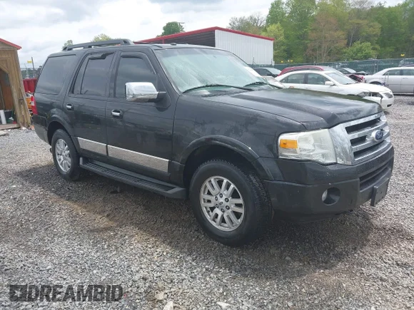 ✅ 2013 Ford Expedition XLT • VIN: 1FMJU1J51DEF56184 • Lot: 42204678. Wystawiony na IAAI z przebiegiem 164 355 mil. Bezpłatny archiwum sprzedaży aukcyjnych z USA i szczegółowy raport historii pojazdu na DreamBid. Zdjęcie 1.