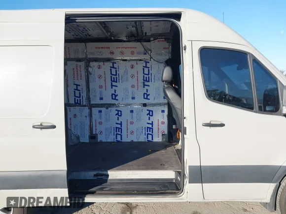 ✅ 2021 Mercedes-Benz Sprinter • VIN: W1W4EBHY1MT074920 • Lot: 43615386. Wystawiony na IAAI z przebiegiem 392 004 mil. Bezpłatny archiwum sprzedaży aukcyjnych z USA i szczegółowy raport historii pojazdu na DreamBid. Zdjęcie 8.