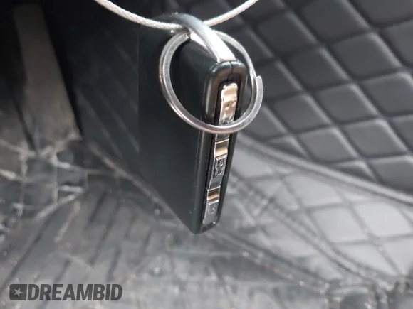 ✅ 2017 Volvo S90 Momentum • VIN: YV1102AK3H1006469 • Лот: 41795564. Опубликован ранее на IAAI с пробегом 121 001 миль. Бесплатный доступ к архиву аукционных продаж из США и подробный отчёт об истории автомобиля на DreamBid. Изображение 11.