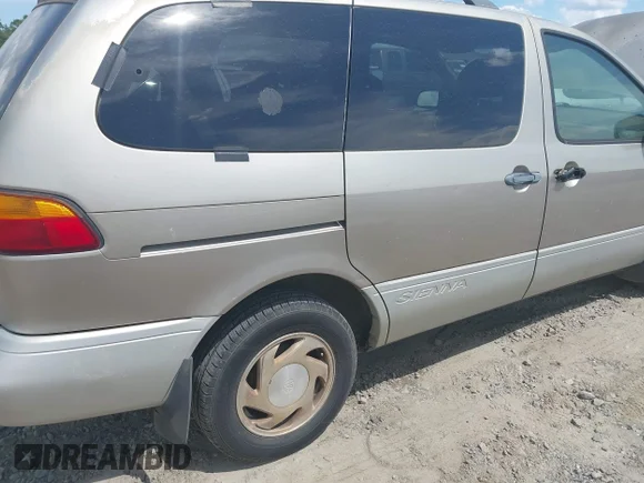 ✅ 2000 Toyota Sienna LE • VIN: 4T3ZF13C5YU273184 • Lot: 42992311. Wystawiony na IAAI z przebiegiem 216 369 mil. Bezpłatny archiwum sprzedaży aukcyjnych z USA i szczegółowy raport historii pojazdu na DreamBid. Zdjęcie 6.