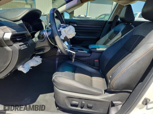 ✅ 2019 Nissan Altima SR • VIN: 1N4BL4CV1KC184371 • Lot: 52923556. Wystawiony na Copart z przebiegiem 107 075 mil. Bezpłatny archiwum sprzedaży aukcyjnych z USA i szczegółowy raport historii pojazdu na DreamBid. Zdjęcie 7.