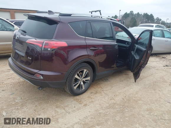 ✅ 2017 Toyota RAV4 XLE • VIN: 2T3WFREVXHW347800 • Lot: 44512710. Wystawiony na IAAI z przebiegiem 59 064 mil. Bezpłatny archiwum sprzedaży aukcyjnych z USA i szczegółowy raport historii pojazdu na DreamBid. Zdjęcie 4.