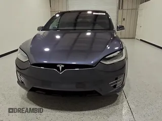 ✅ 2016 Tesla Model X 70D • VIN: 5YJXCAE22GF004875 • Lot: 49948835. Wystawiony na Copart z przebiegiem 104 971 mil. Bezpłatny archiwum sprzedaży aukcyjnych z USA i szczegółowy raport historii pojazdu na DreamBid. Zdjęcie 14.