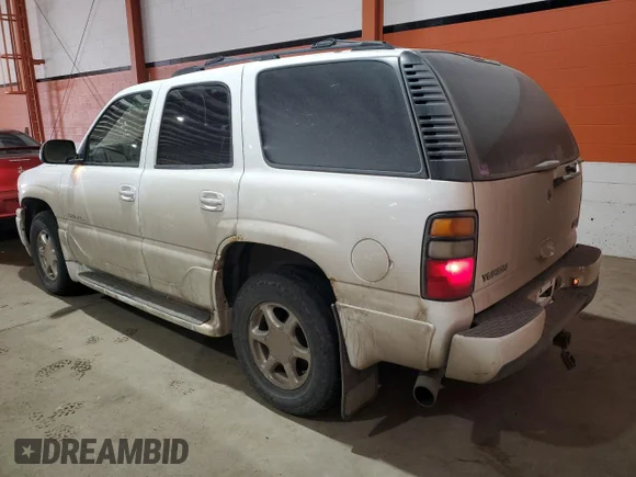 ✅ 2004 GMC Yukon Denali • VIN: 1GKEK63UX4J220896 • Лот: 83155414. Опубліковано раніше на Copart з пробігом 285 111 миль. Безкоштовний доступ до архіву аукціонних продажів зі США та докладний звіт про історію автомобіля на DreamBid. Зображення 2.