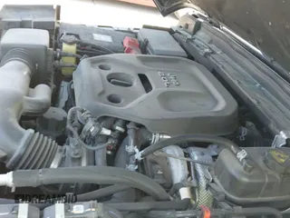 ✅ 2018 Jeep Wrangler Unlimited Sahara • VIN: 1C4HJXEN0JW199580 • Lot: 43341463. Wystawiony na IAAI z przebiegiem 82 993 mil. Bezpłatny archiwum sprzedaży aukcyjnych z USA i szczegółowy raport historii pojazdu na DreamBid. Zdjęcie 20.