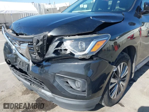 ✅ 2019 Nissan Pathfinder SL • VIN: 5N1DR2MN8KC647607 • Lot: 44981593. Wystawiony na IAAI z przebiegiem 122 665 mil. Bezpłatny archiwum sprzedaży aukcyjnych z USA i szczegółowy raport historii pojazdu na DreamBid. Zdjęcie 6.