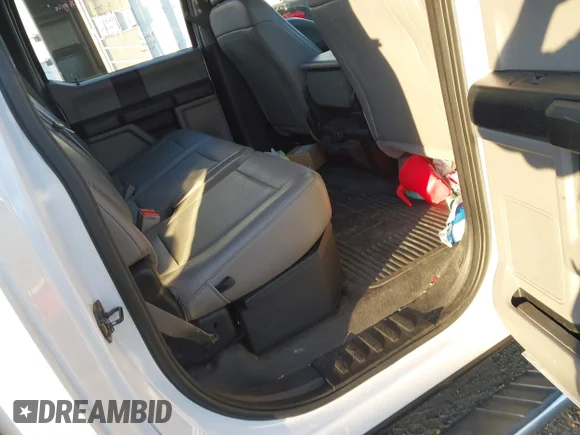 ✅ 2019 Ford F-250 XL • VIN: 1FT7W2A69KED53077 • Lot: 40785535. Wystawiony na IAAI z przebiegiem 47 928 mil. Bezpłatny archiwum sprzedaży aukcyjnych z USA i szczegółowy raport historii pojazdu na DreamBid. Zdjęcie 8.