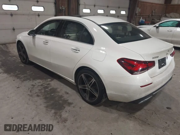 ✅ 2022 Mercedes-Benz A 220 • VIN: W1K3G4FB6NJ361197 • Лот: 44131116. Опубліковано раніше на IAAI з пробігом 86 322 миль. Безкоштовний доступ до архіву аукціонних продажів зі США та докладний звіт про історію автомобіля на DreamBid. Зображення 3.