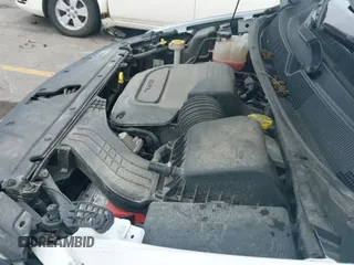 ✅ 2023 Chrysler Pacifica Limited • VIN: 2C4RC3GGXPR589867 • Lot: 42448524. Wystawiony na IAAI z przebiegiem 23 789 mil. Bezpłatny archiwum sprzedaży aukcyjnych z USA i szczegółowy raport historii pojazdu na DreamBid. Zdjęcie 19.