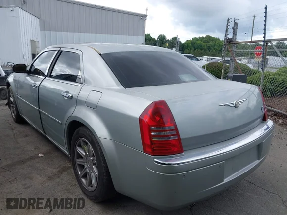 ✅ 2006 Chrysler 300 C • VIN: 2C3LA63H36H177150 • Lot: 45183462. Wystawiony na IAAI z przebiegiem 213 205 mil. Bezpłatny archiwum sprzedaży aukcyjnych z USA i szczegółowy raport historii pojazdu na DreamBid. Zdjęcie 3.