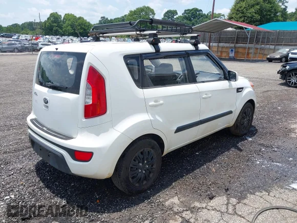 ✅ 2013 Kia Soul • VIN: KNDJT2A57D7768797 • Lot: 45474758. Wystawiony na IAAI z przebiegiem 137 677 mil. Bezpłatny archiwum sprzedaży aukcyjnych z USA i szczegółowy raport historii pojazdu na DreamBid. Zdjęcie 4.