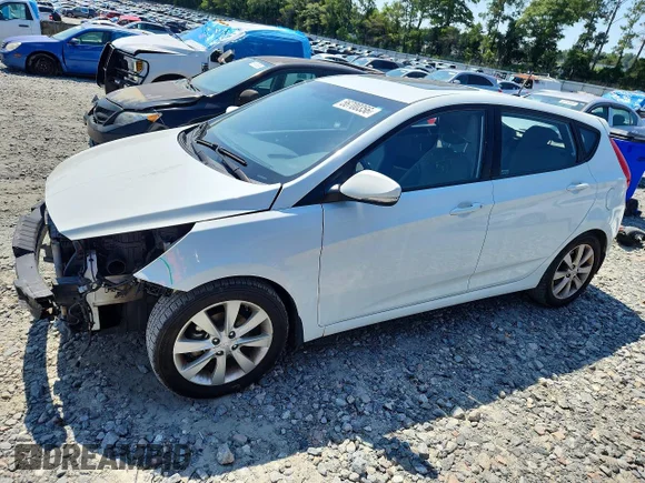 ✅ 2013 Hyundai Accent SE • VIN: KMHCU5AE4DU086187 • Lot: 56700356. Listed on Copart with 121,444 mi. Free auction sales archive from the USA and detailed vehicle history report at DreamBid. Image 1.