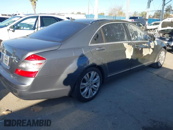 ✅ 2009 Mercedes-Benz S 550 • VIN: WDDNG71X89A274632 • Lot: 44123056. Wystawiony na IAAI z przebiegiem 179 924 mil. Bezpłatny archiwum sprzedaży aukcyjnych z USA i szczegółowy raport historii pojazdu na DreamBid. Zdjęcie 4.