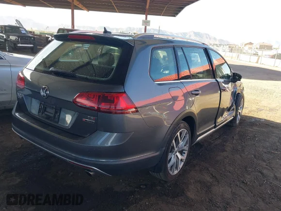 ✅ 2017 Volkswagen Golf S • VIN: 3VWH17AU4HM507404 • Lot: 44613197. Listed on IAAI with 80,115 mi. Free auction sales archive from the USA and detailed vehicle history report at DreamBid. Image 4.