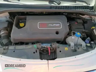 ✅ 2018 FIAT 500L Pop • VIN: ZFBCFAAH1JZ041565 • Lot: 54698845. Listed on Copart with 29,240 mi. Free auction sales archive from the USA and detailed vehicle history report at DreamBid. Image 13.