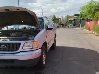 ✅ 2001 Ford F-150 XL • VIN: 1FTRF17L01NC00506 • Lot: 81245645. Wystawiony na Copart z przebiegiem 134 872 mil. Bezpłatny archiwum sprzedaży aukcyjnych z USA i szczegółowy raport historii pojazdu na DreamBid. Zdjęcie 11.