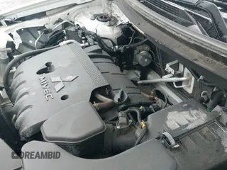 ✅ 2019 Mitsubishi Outlander SE • VIN: JA4AD3A32KZ036834 • Lot: 42524951. Listed on IAAI with 88,397 mi. Free auction sales archive from the USA and detailed vehicle history report at DreamBid. Image 21.