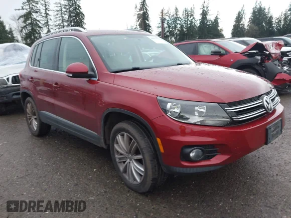 ✅ 2014 Volkswagen Tiguan S • VIN: WVGBV3AX8EW068702 • Лот: 44073010. Опубликован ранее на IAAI с пробегом 135 660 миль. Бесплатный доступ к архиву аукционных продаж из США и подробный отчёт об истории автомобиля на DreamBid. Изображение 1.
