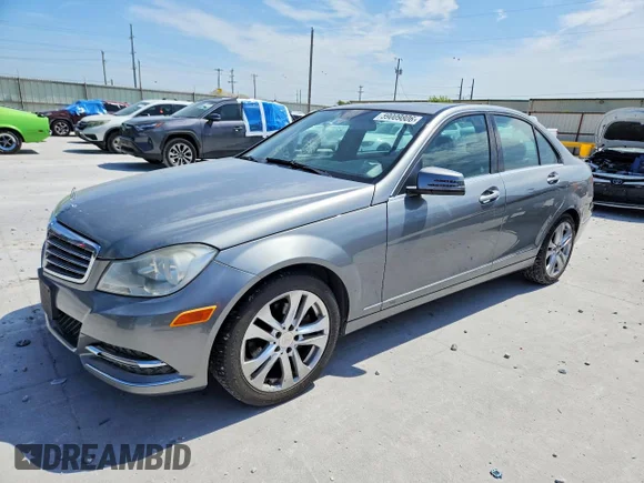✅ 2012 Mercedes-Benz C 300 Sport • VIN: WDDGF8BB4CF857312 • Lot: 59009806. Wystawiony na Copart z przebiegiem 190 587 mil. Bezpłatny archiwum sprzedaży aukcyjnych z USA i szczegółowy raport historii pojazdu na DreamBid. Zdjęcie 1.