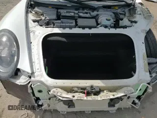 ✅ 2017 Porsche 911 Carrera S • VIN: WP0AB2A93HS122679 • Lot: 64478985. Listed on Copart with 65,797 mi. Free auction sales archive from the USA and detailed vehicle history report at DreamBid. Image 14.