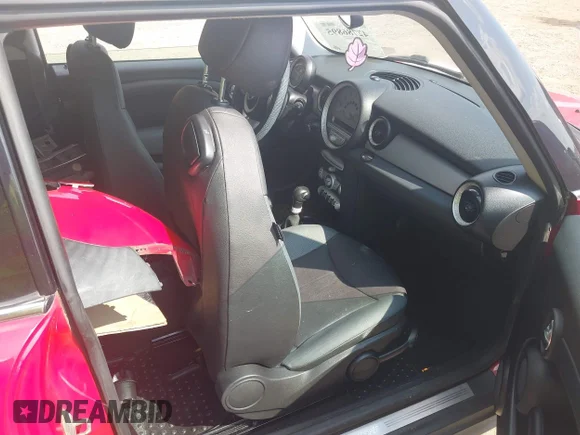 ✅ 2009 MINI Hardtop • VIN: WMWMF33549TW79241 • Лот: 42786895. Опубликован ранее на IAAI с пробегом 101 599 миль. Бесплатный доступ к архиву аукционных продаж из США и подробный отчёт об истории автомобиля на DreamBid. Изображение 5.