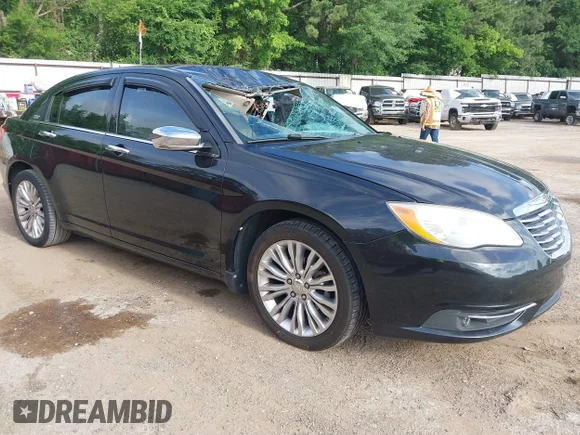 ✅ 2011 Chrysler 200 Limited • VIN: 1C3BC2FG0BN520743 • Lot: 45132810. Wystawiony na IAAI z przebiegiem 123 387 mil. Bezpłatny archiwum sprzedaży aukcyjnych z USA i szczegółowy raport historii pojazdu na DreamBid. Zdjęcie 1.