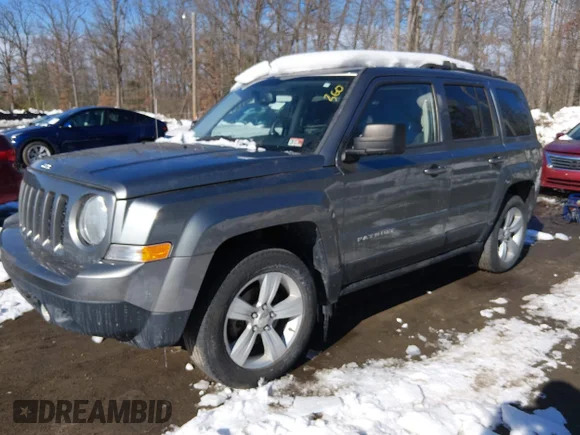 ✅ 2013 Jeep Patriot Latitude • VIN: 1C4NJRFB4DD210695 • Lot: 44235636. Wystawiony na IAAI z przebiegiem 204 627 mil. Bezpłatny archiwum sprzedaży aukcyjnych z USA i szczegółowy raport historii pojazdu na DreamBid. Zdjęcie 2.